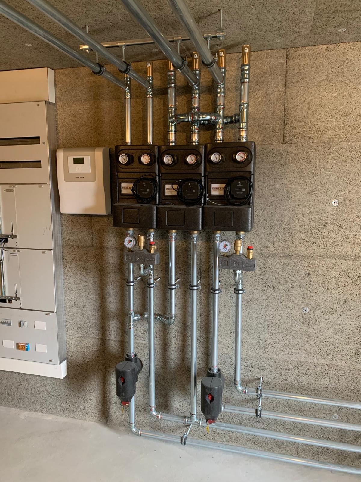 Réseau de chauffage et circulateurs — réalisation VALB-THERM